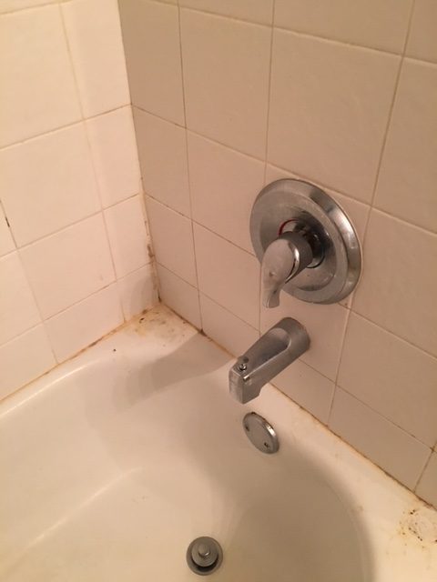 tub-need-caulking